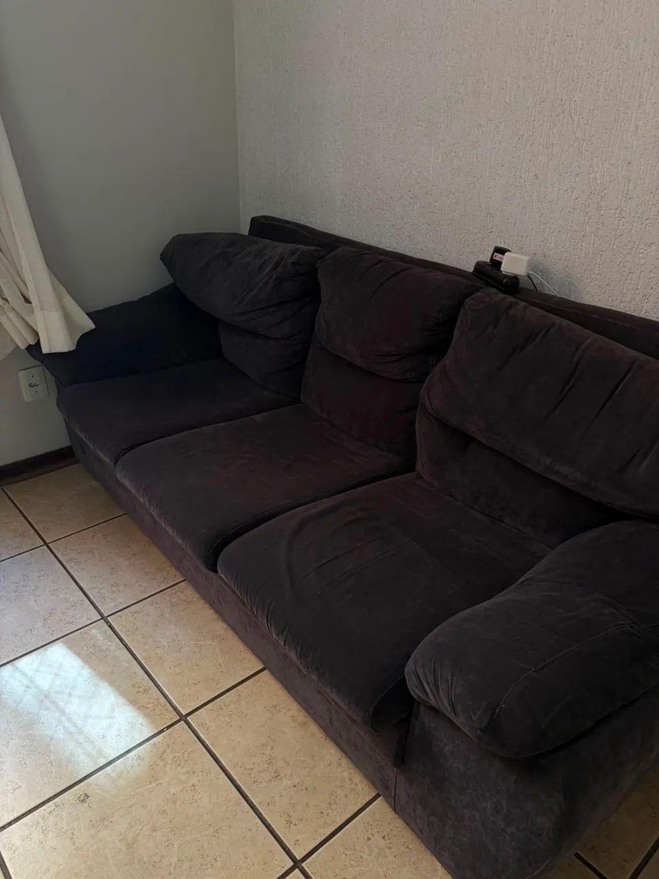 Sofá três lugares