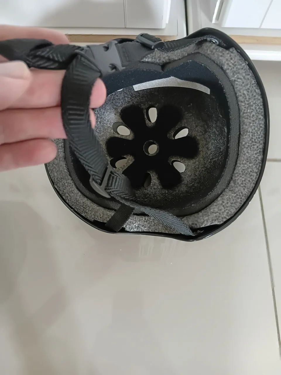 Capacete tamanho M para skate/patins - Foto 3