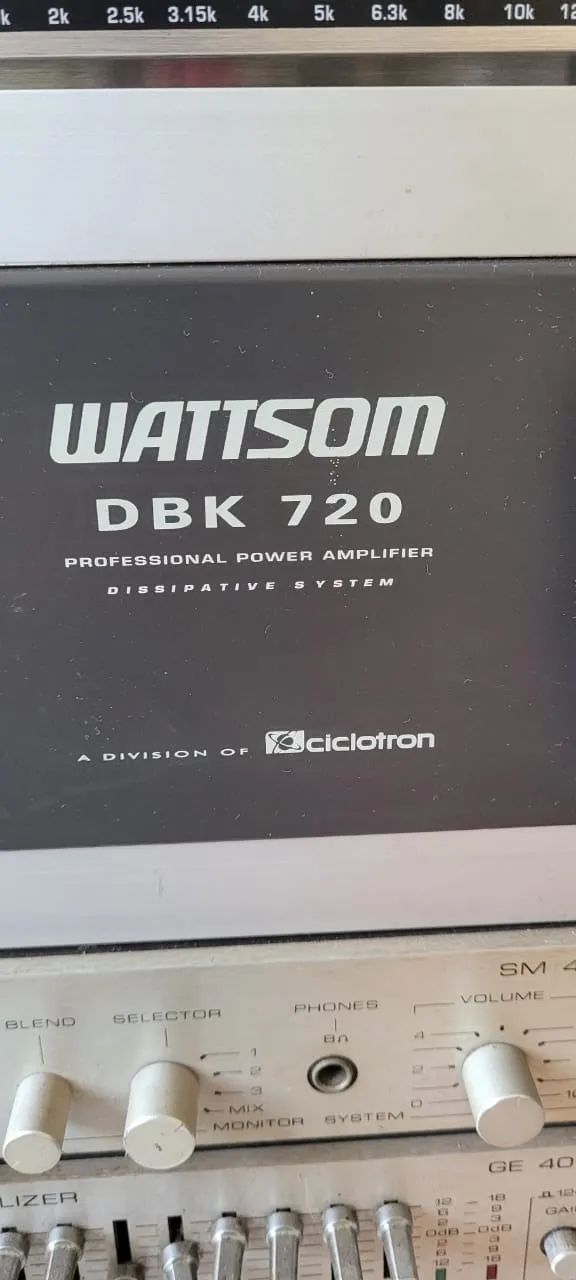 Rack De Áudio Profissional Wattsom Com Mesa E Amplificador Prateado - Foto 5