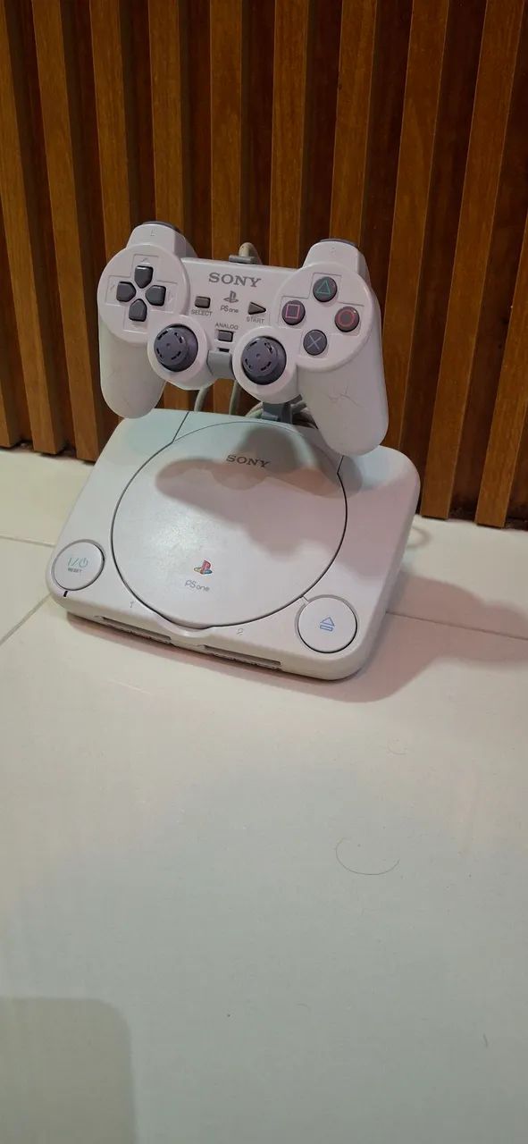 PS ONE desbloqueado leitor lendo CD normalmente 
