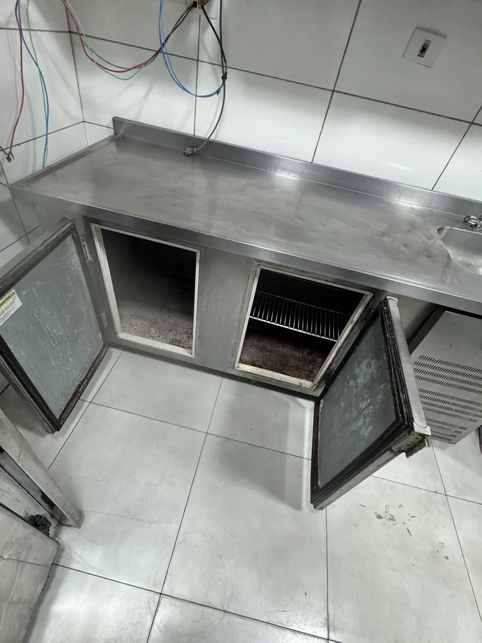Bancada refrigerada com pia  - Foto 3