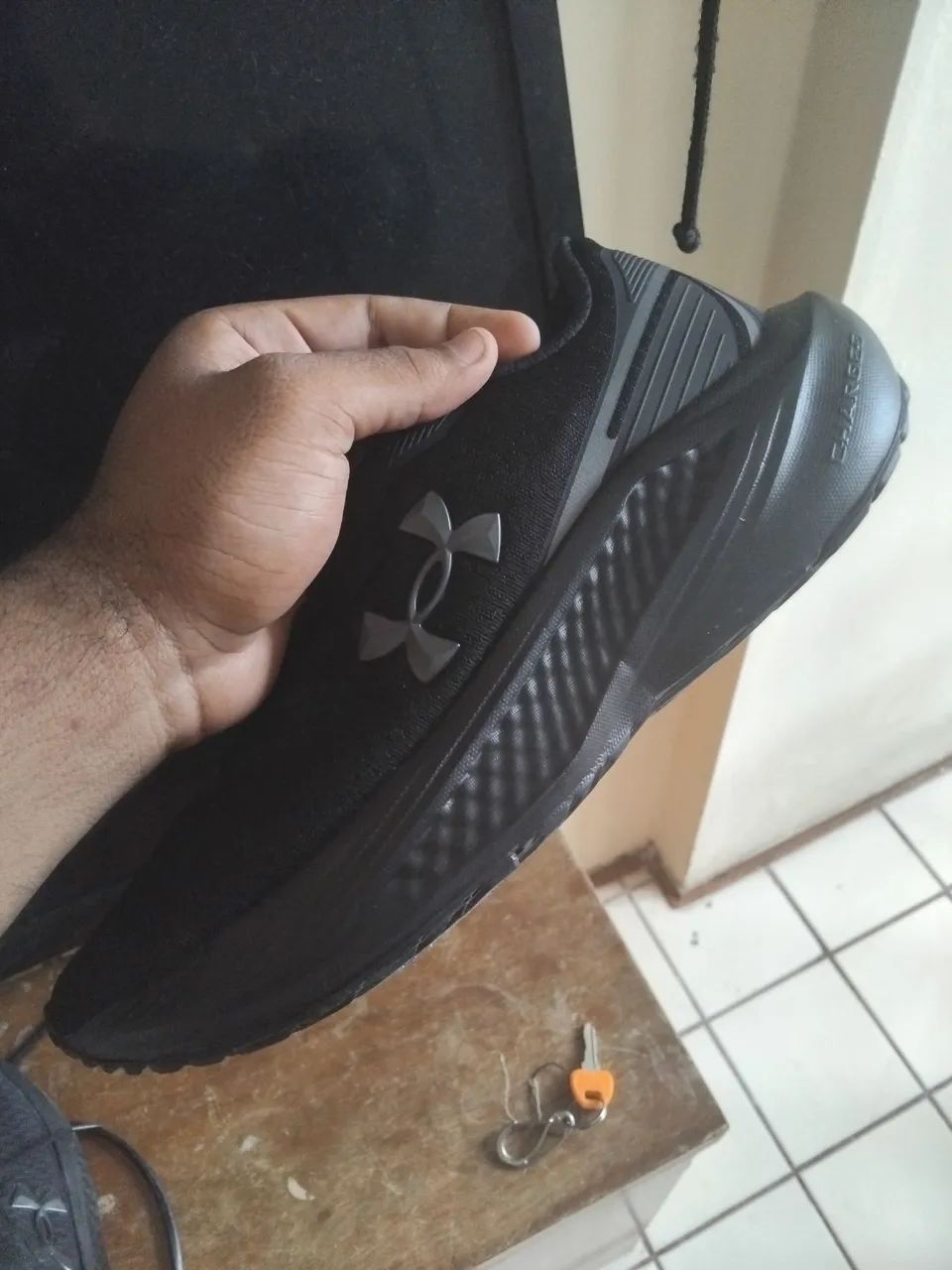 Tênis underarmour - Foto 2