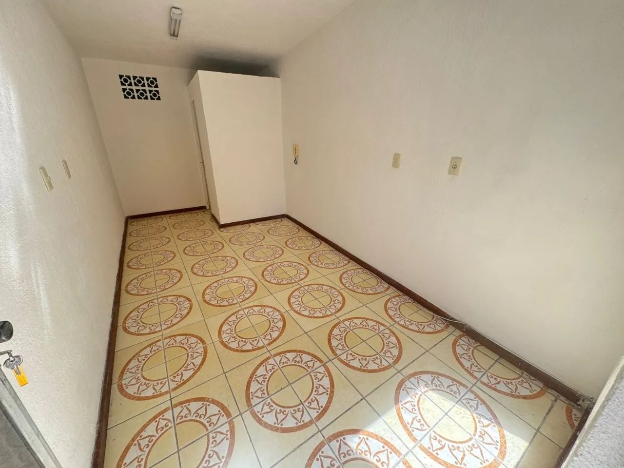 sala comercial Bairro Ipiranga com banheiro, acabamento em cerâmica - Foto 2