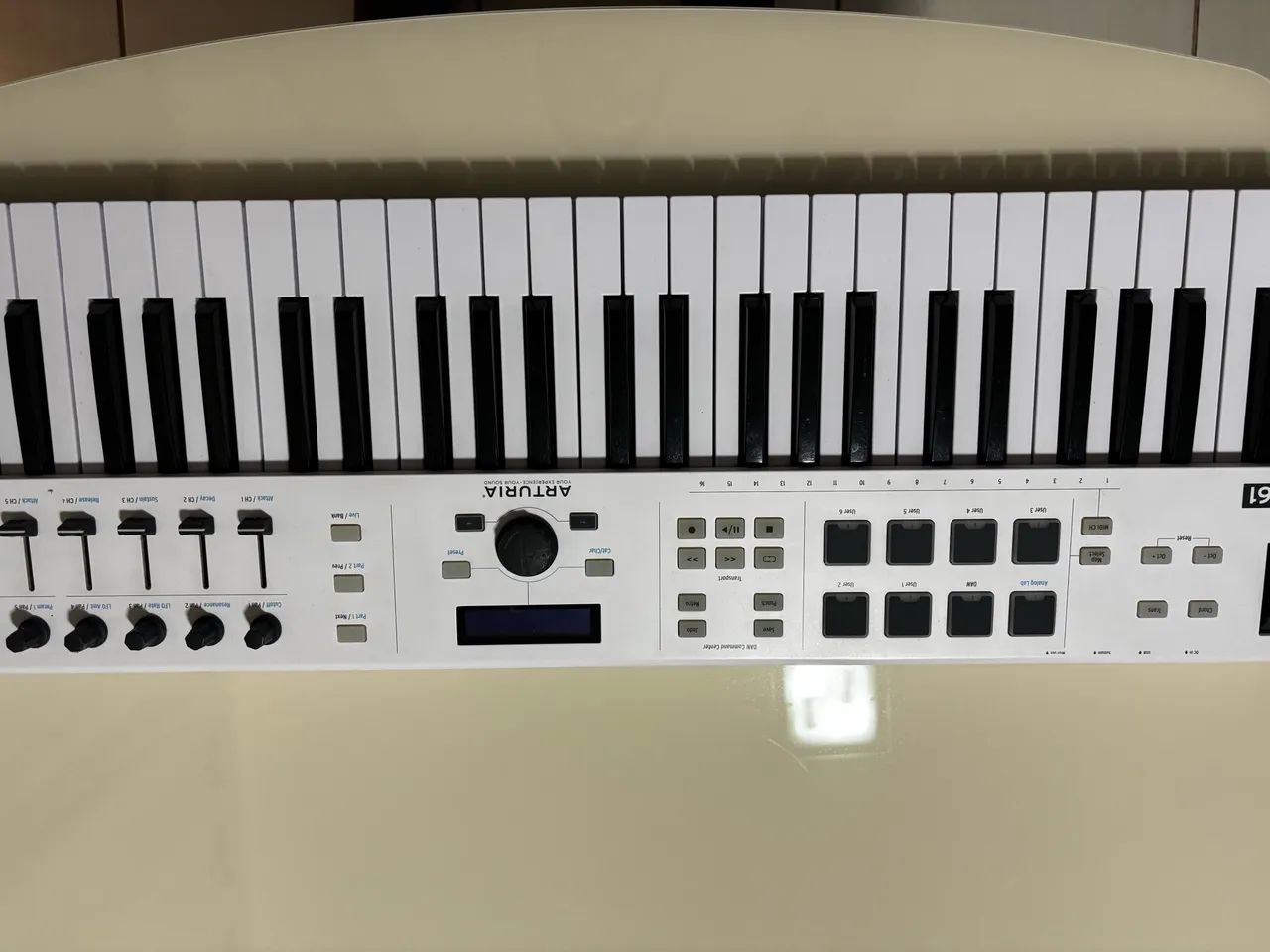 Vende-se Arturia keylab 61 - Foto 4