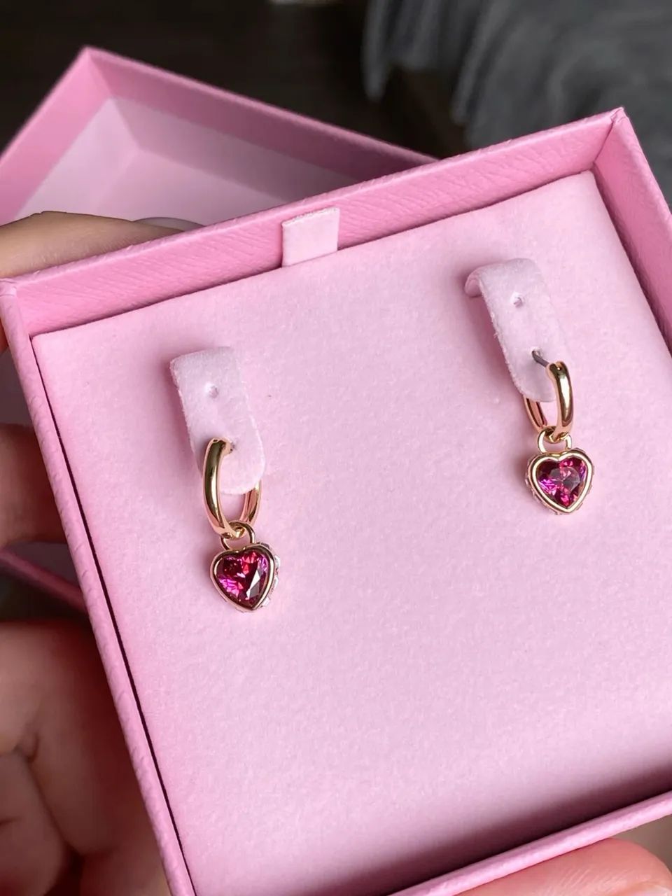 Brincos de coração Stilla, vermelhos. Swarovski