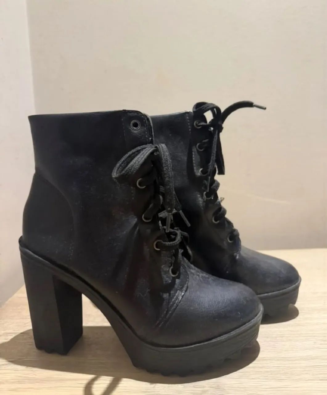 Bota 37 semi nova  - Foto 2