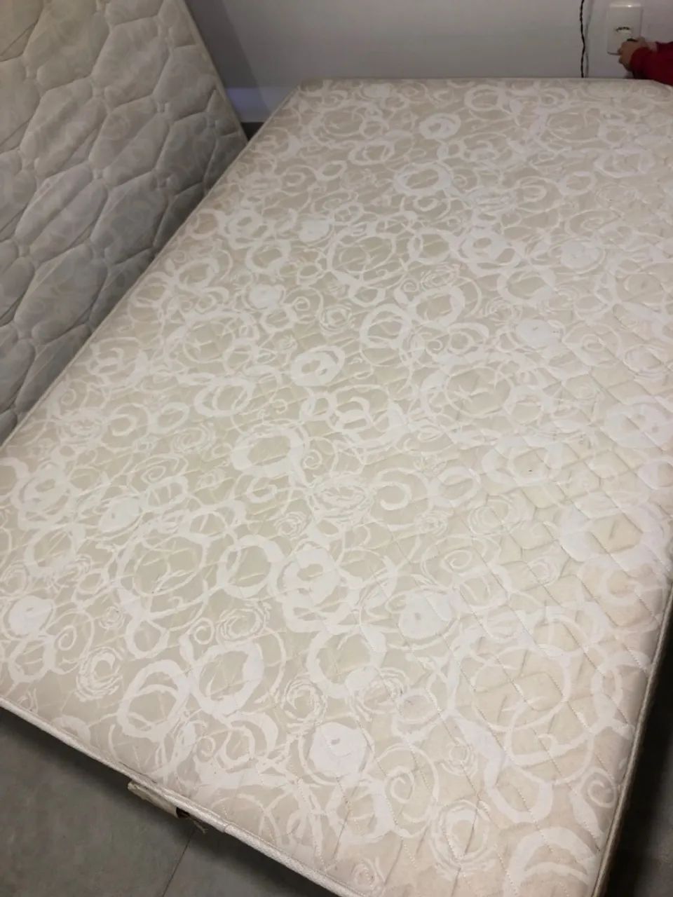 Vendo cama de casal , colchão e base - Foto 2
