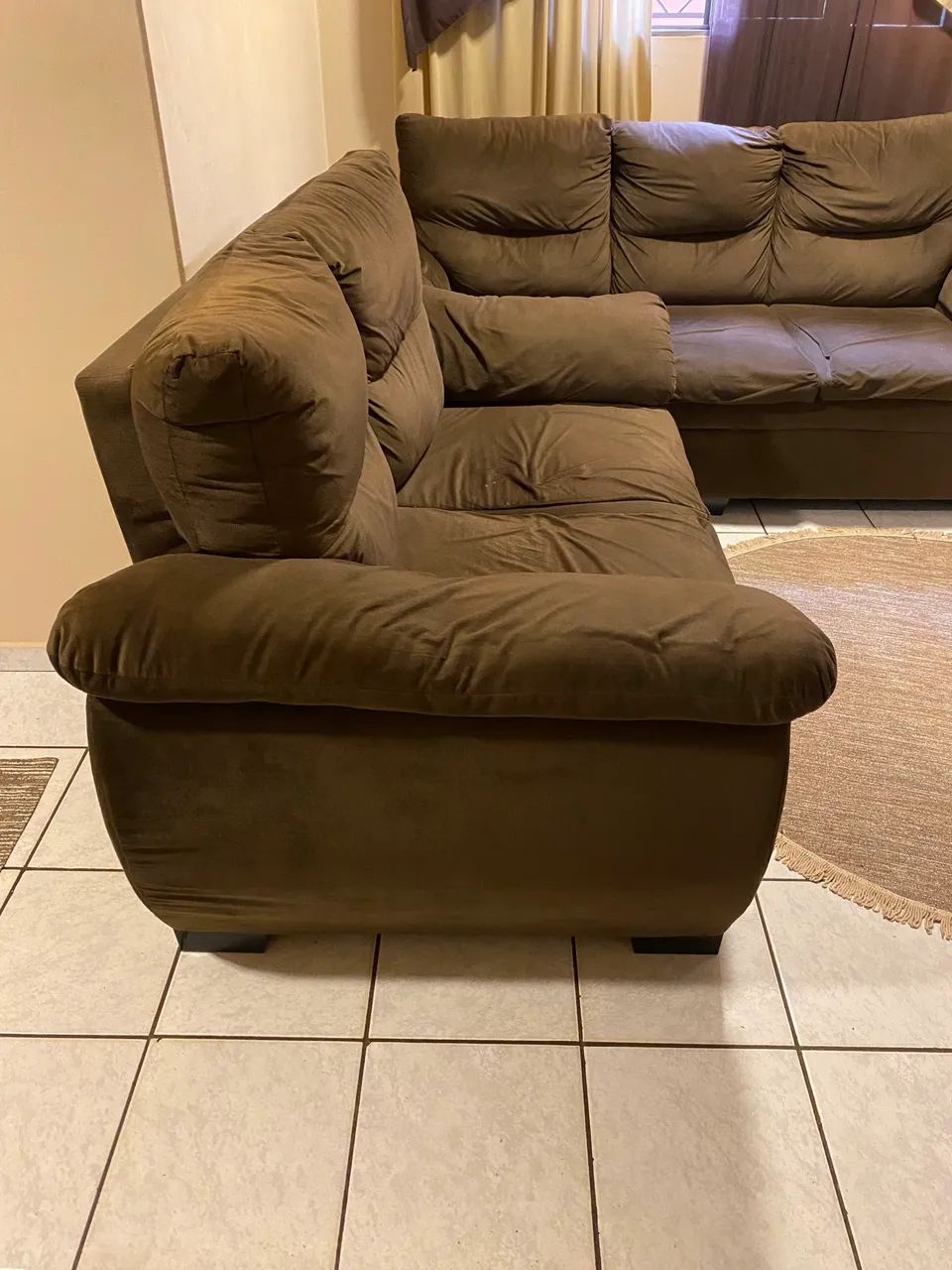 Vendo sofá de 2 e 3 lugares na cor marrom - Foto 2