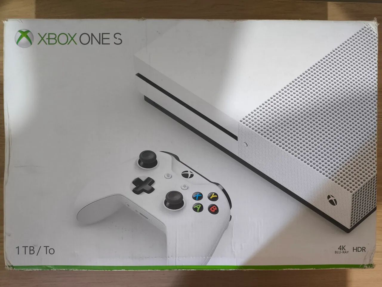 Caixa Microsoft Xbox One S branco 1 TB