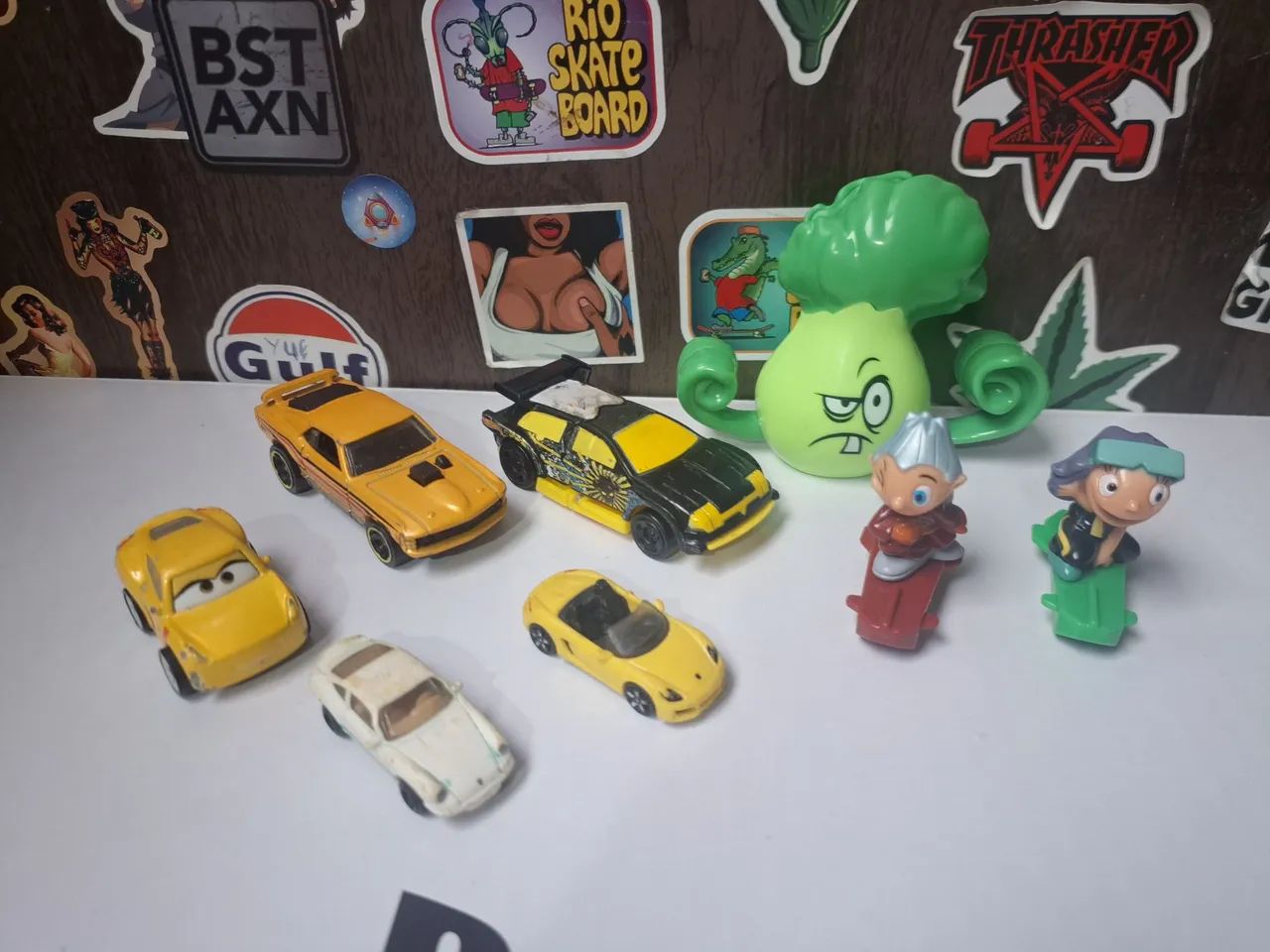 brinquedos variados 