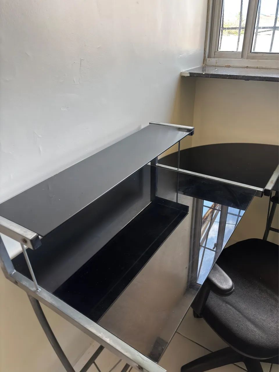 Mesa de vidro + cadeira de escritório  - Foto 2