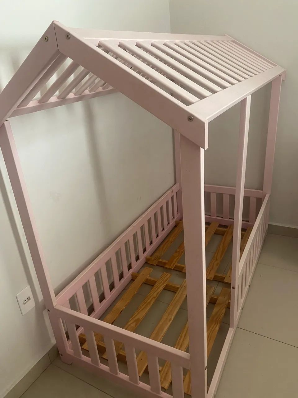 Cama montessoriana 