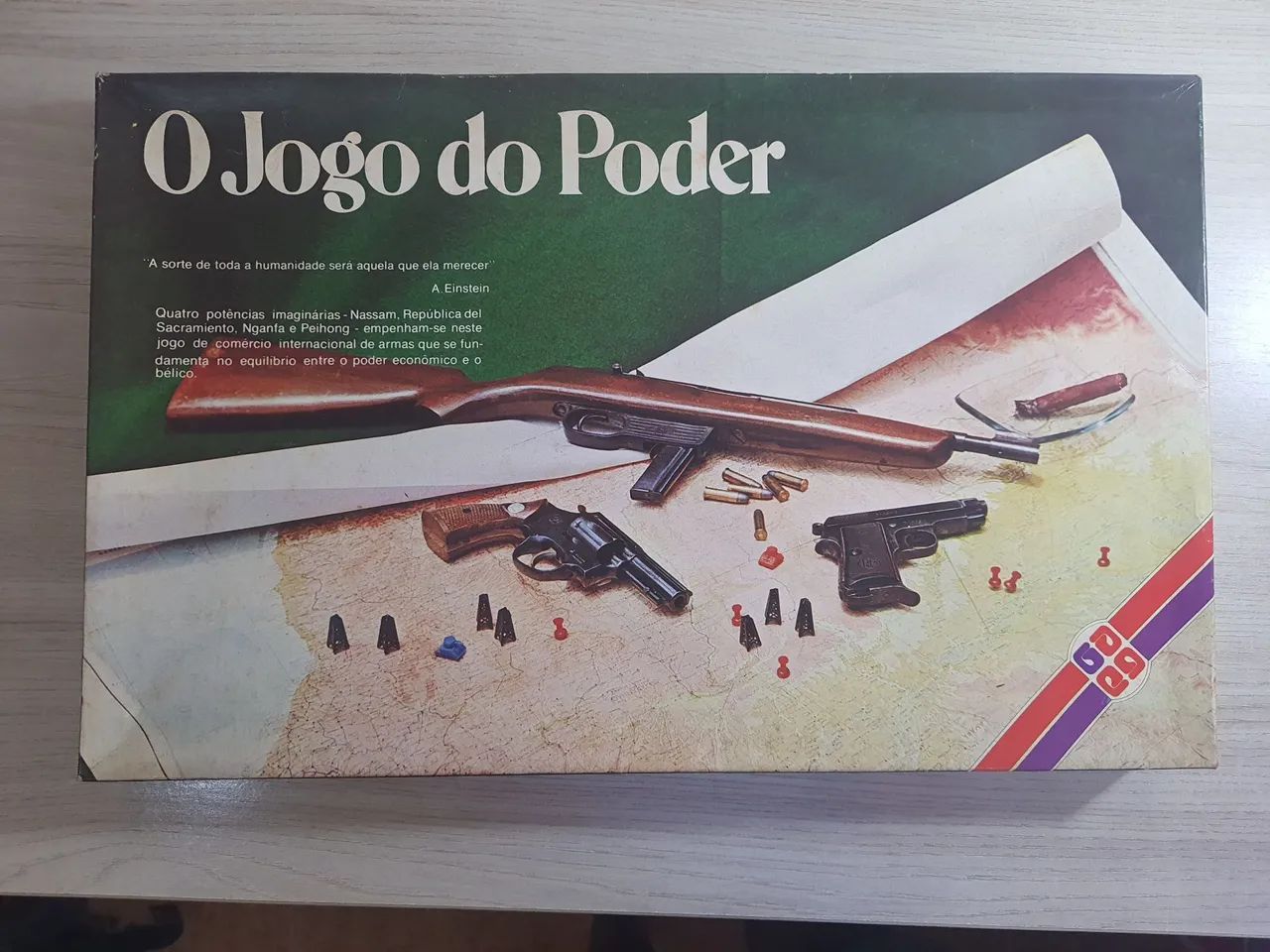 Edição antiga do jogo de tabuleiro "O Jogo do Poder"