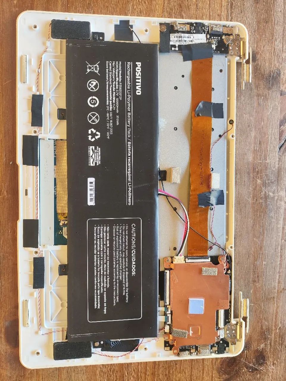 Vendo carcaça de notebook Positivo Motion no estado em que se encontra - Foto 3