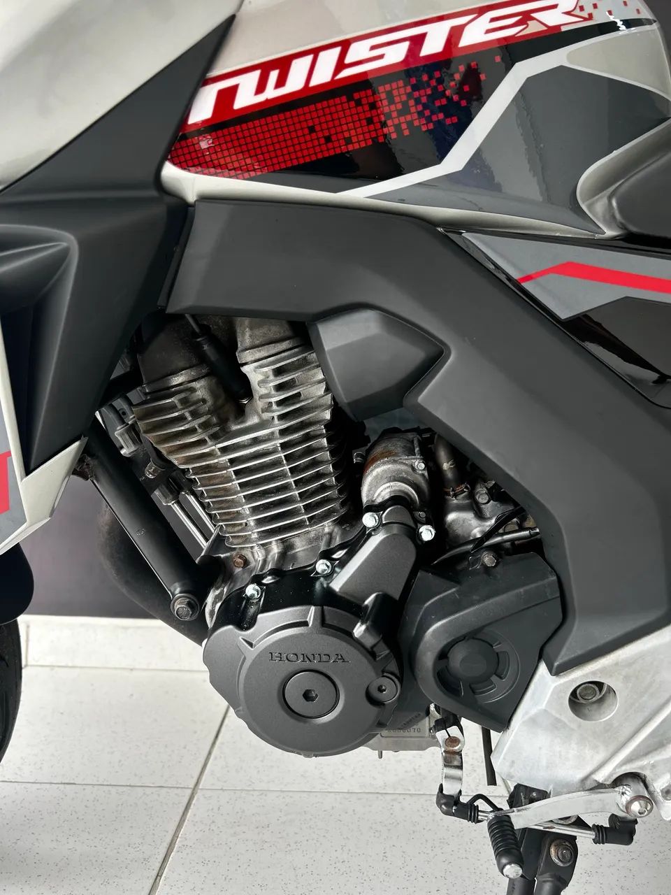 CB TWISTER 250F 2019 - Extra - Foto 4