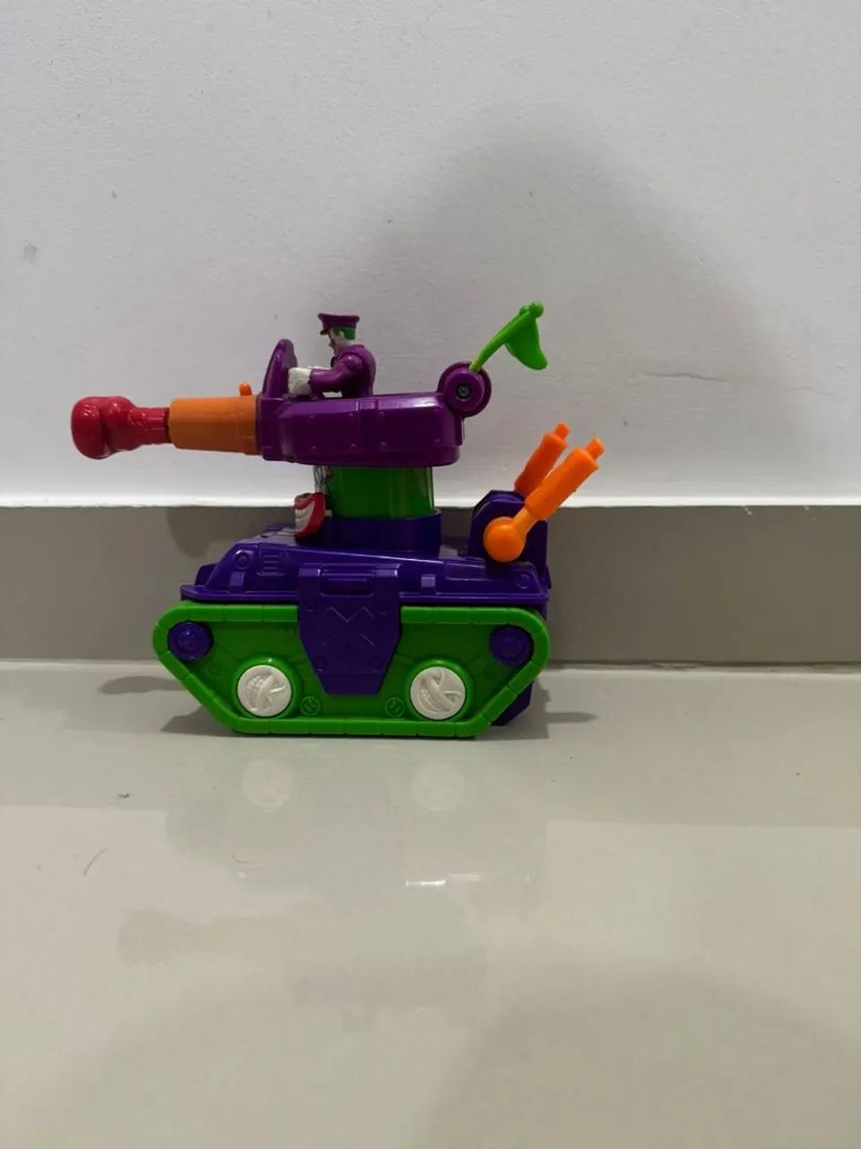 Brinquedo Tanque do Coringa - Foto 2