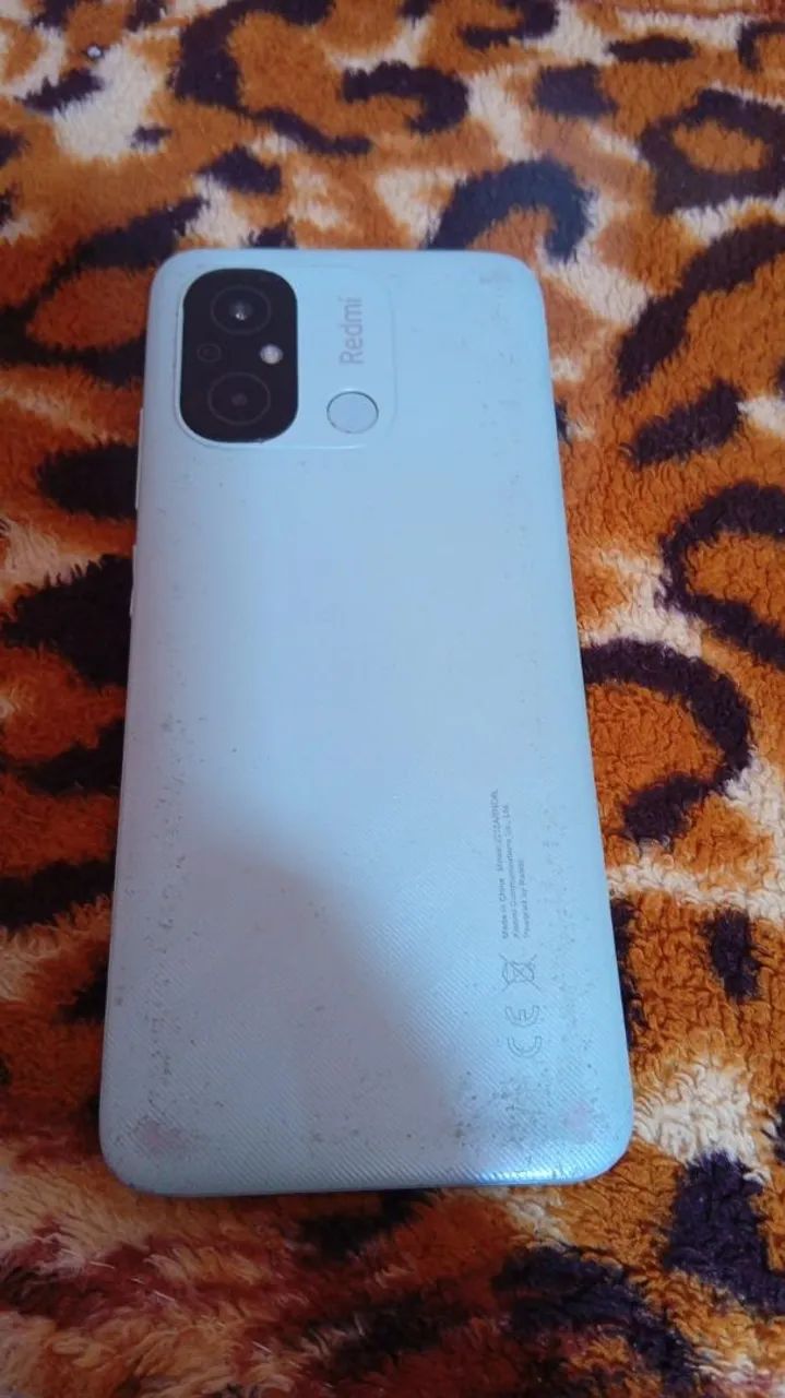Vendo celular preço especial com alguns detalhes de uso  - Foto 3