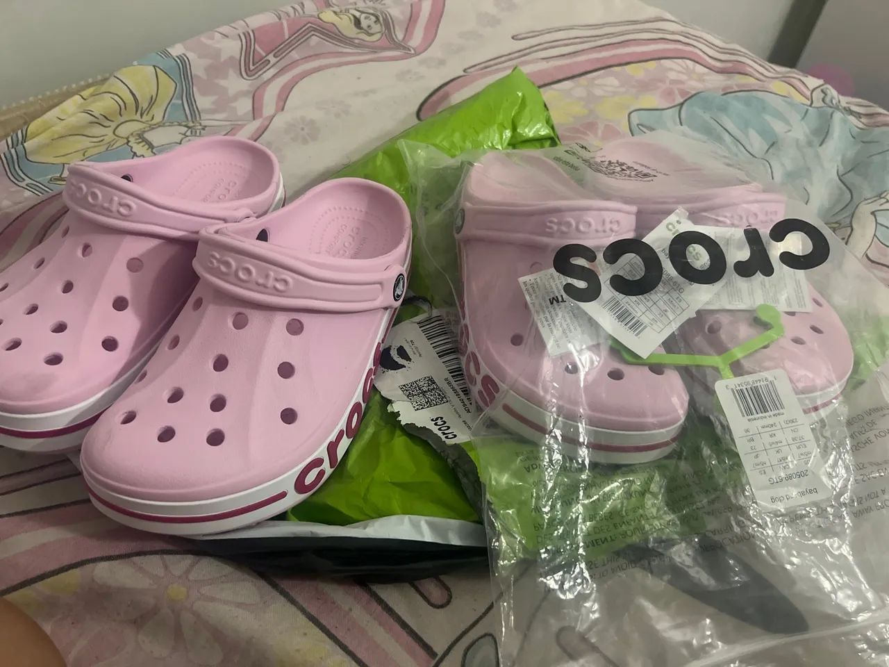 crocs