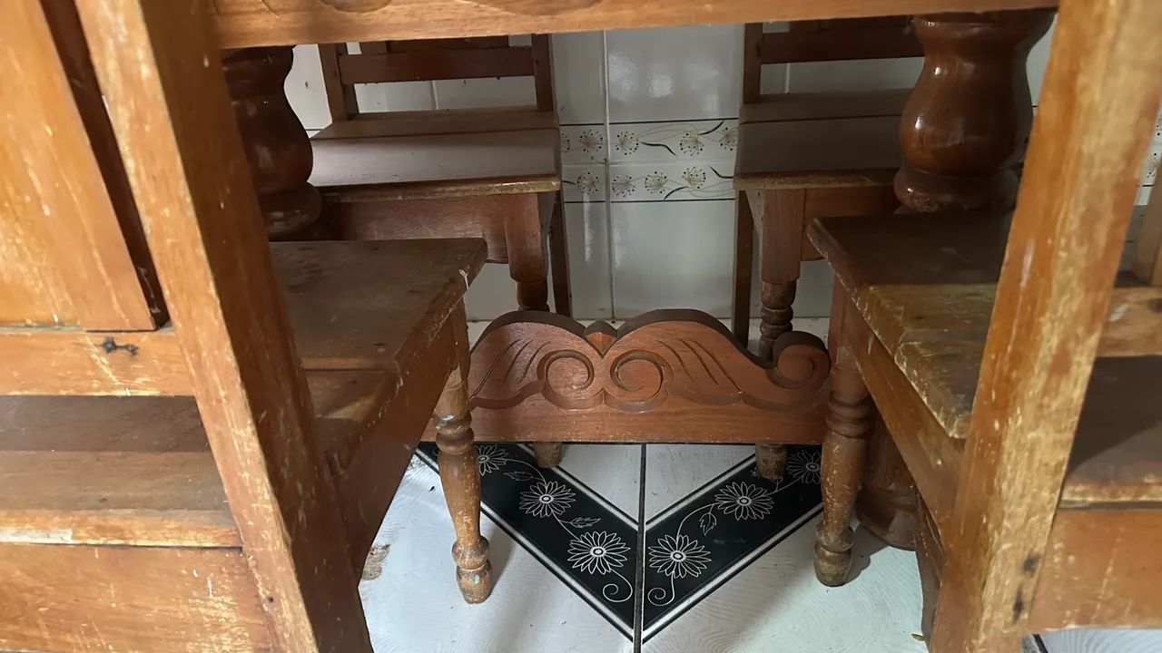 Mesa de Cerejeira Maciça com 6 Cadeiras - Foto 2