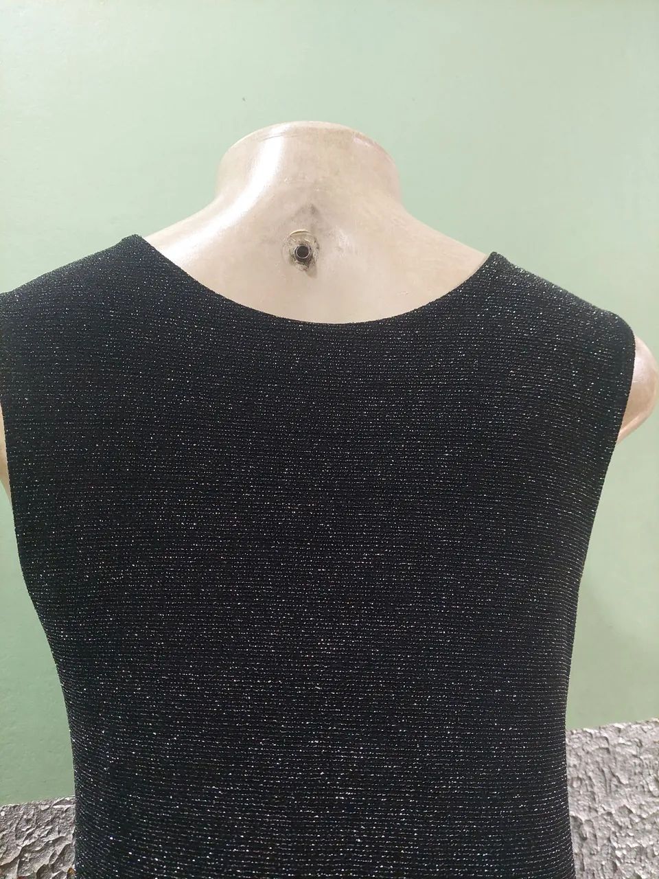 LIQUIDAÇÃO HOJE!! Vestido curto com brilho Tam.M/G  - Foto 4