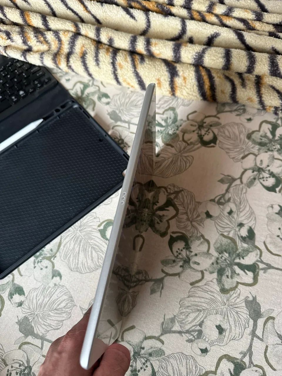 iPad 7 geração com caneta pencil e capa com teclado  - Foto 2