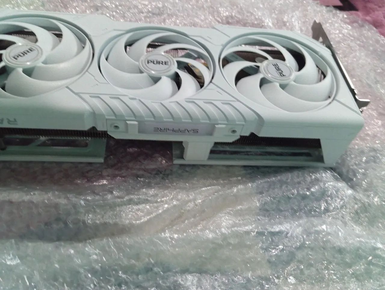 rx 9070 xt sapphire pure white com defeito  - Foto 3