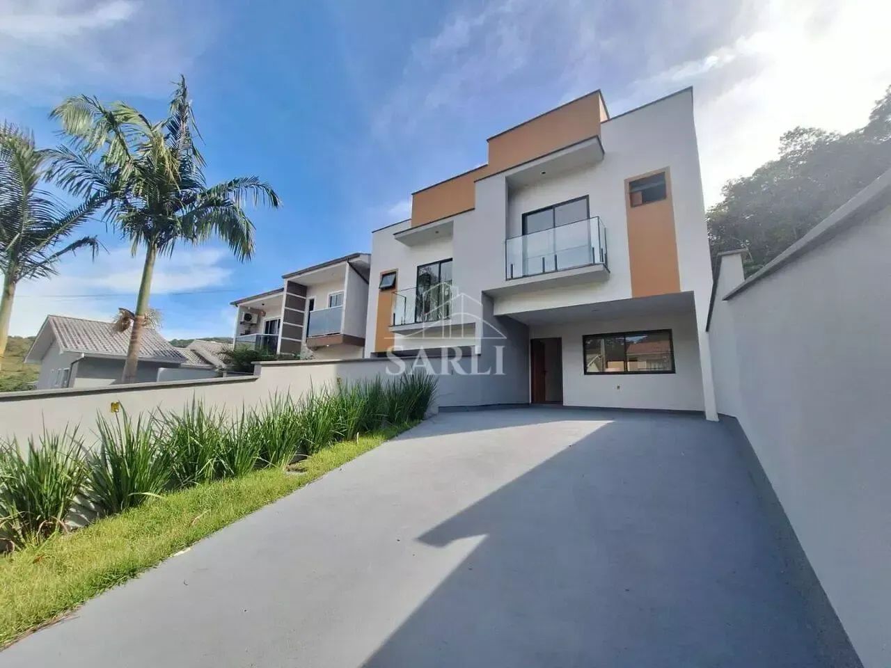Sobrado, com 3 dormitórios, sendo 1 suíte, de 106 m² Forquilhinhas - São José