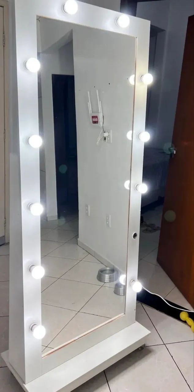 Vendo Espelho com as lâmpadas Led
