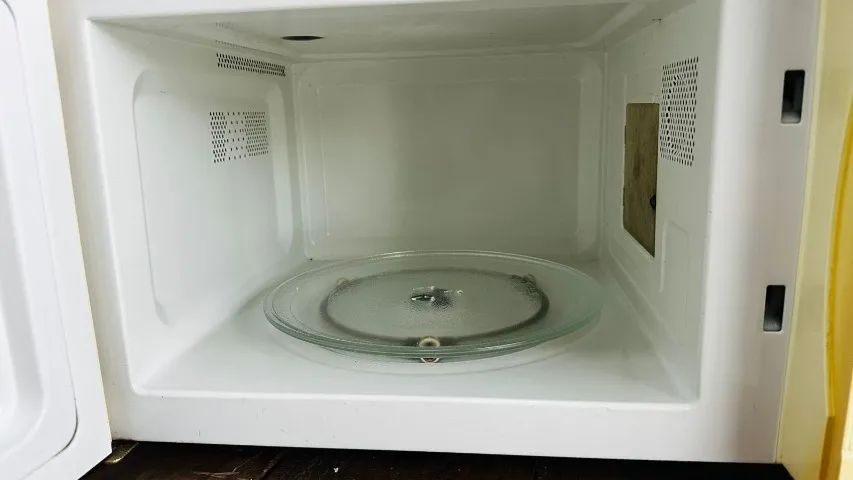 MICROONDAS ELECTROLUX 220V - Foto 3