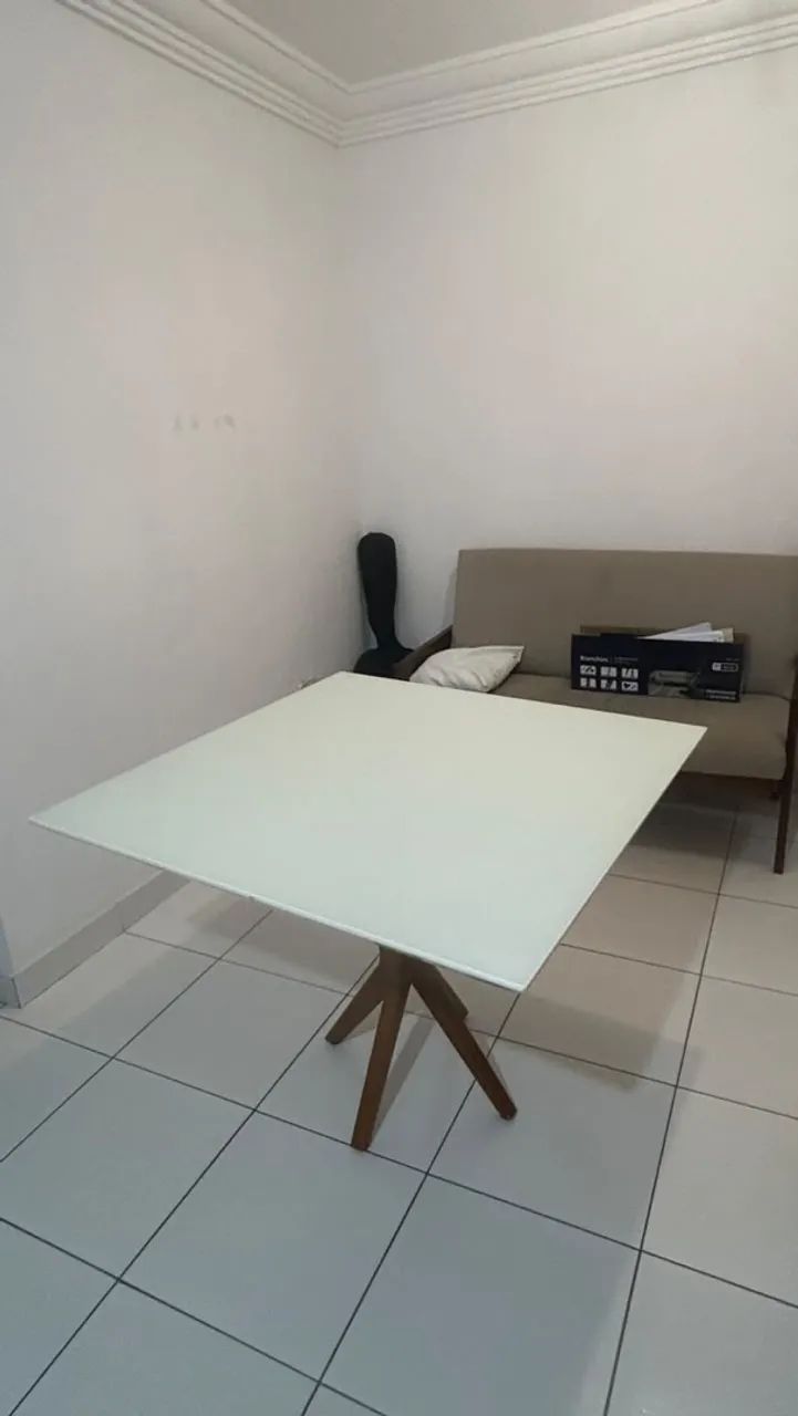 Mesa de Jantar | Tampo de vidro e pés de madeira  - Foto 2