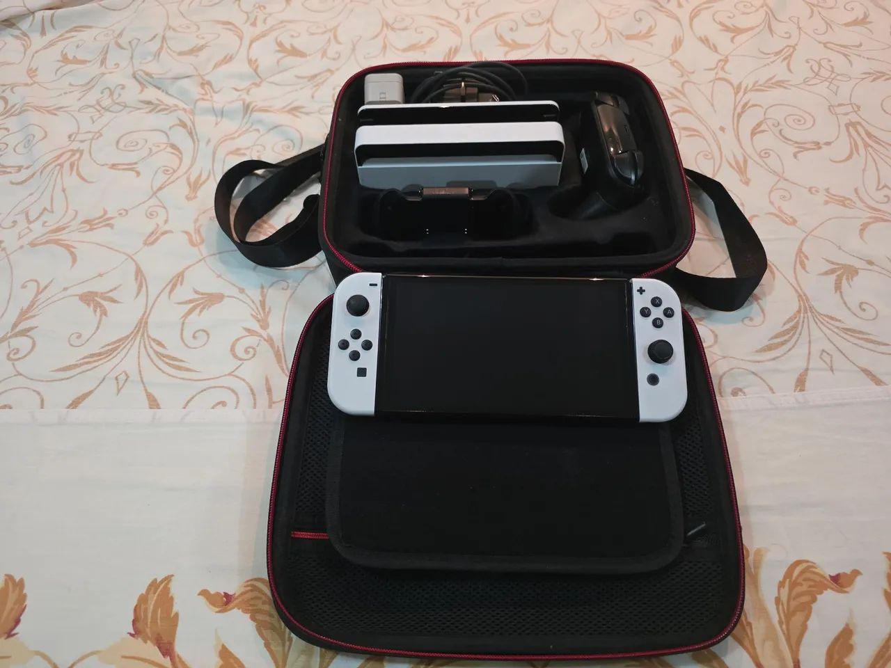 Nintendo Switch OLED + SD 256GB + Pro Controller + Jogo Naruto + Case