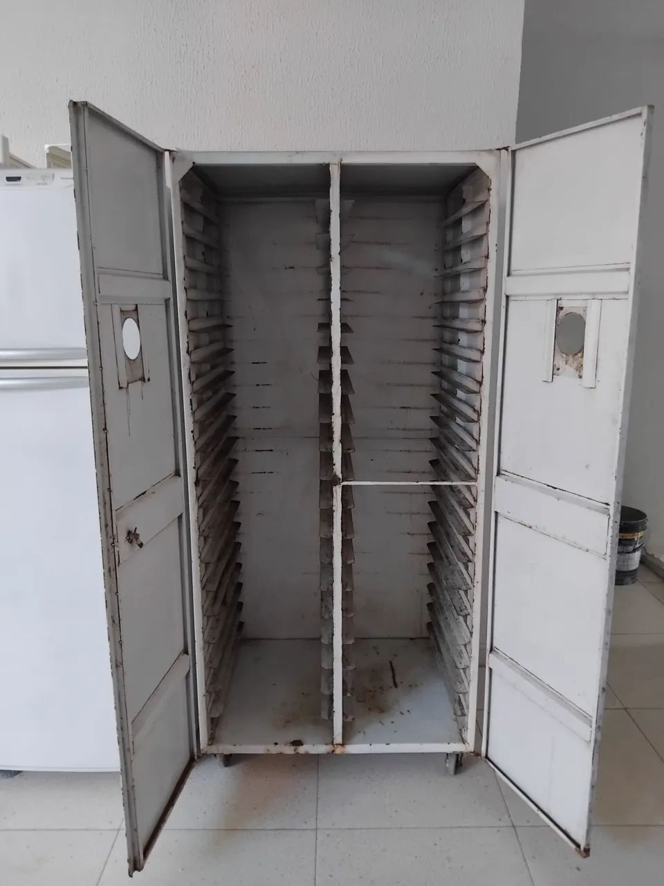 Armario para pão 