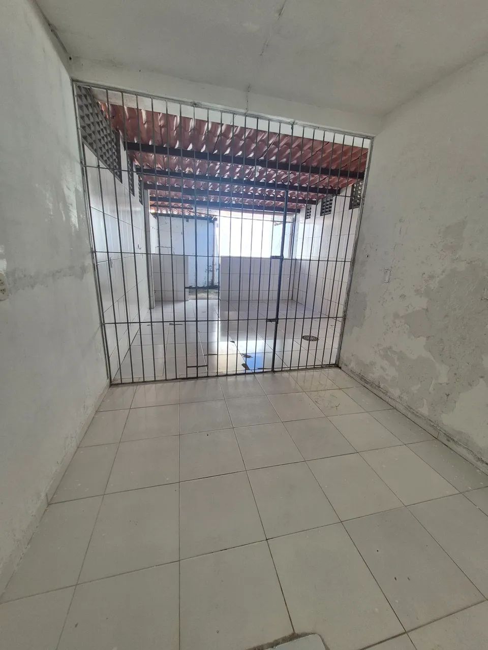 Aluga  Casa  na Praça  13 de Maio. 