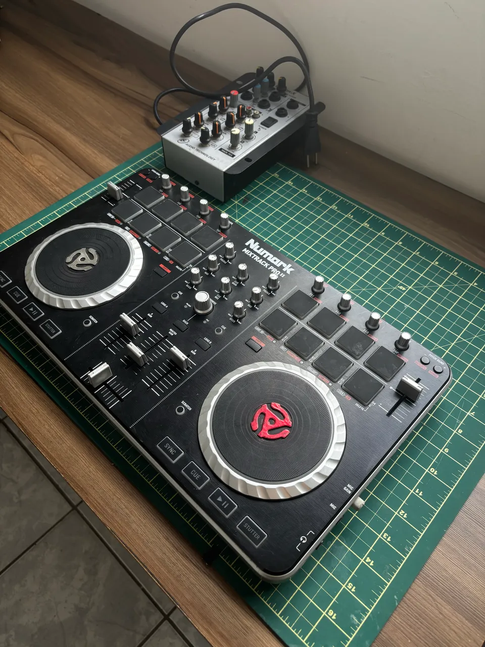 numark mixtrack pro