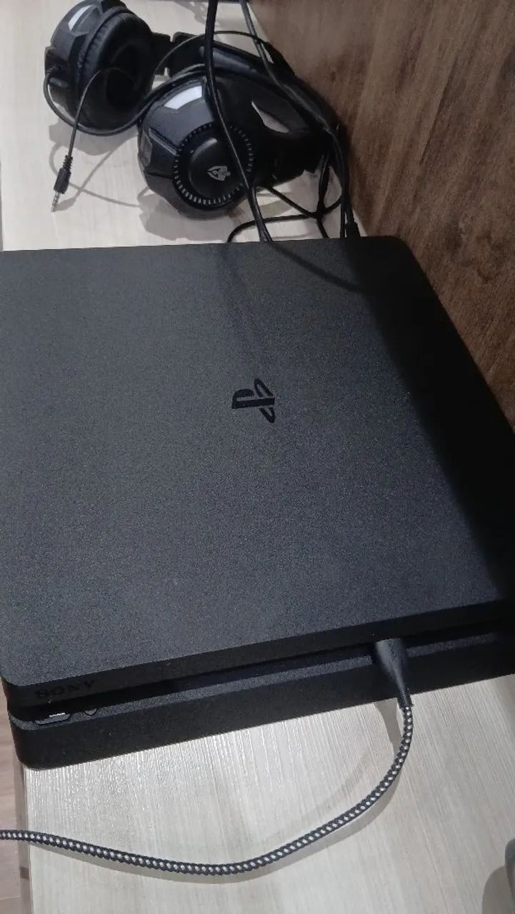Ps4 slim 