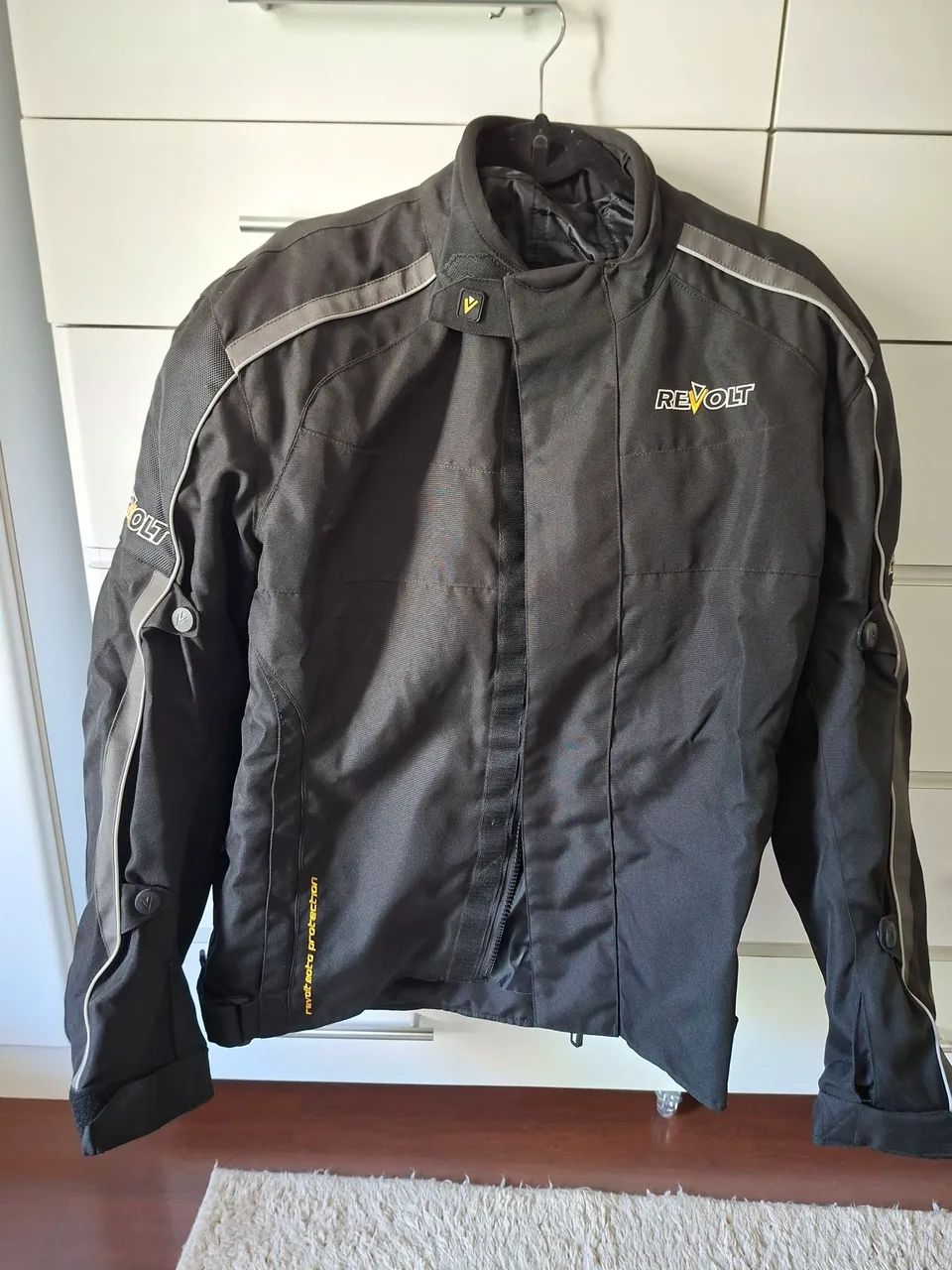 Duas Jaquetas  e uma  Calça para motociclistas  - Foto 2