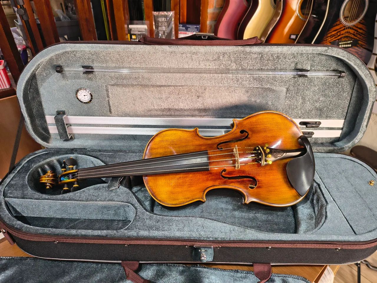 Violino 4/4 Harmonizado com.case retangular luxo (Luthier Carlos Joseph ribeiro)