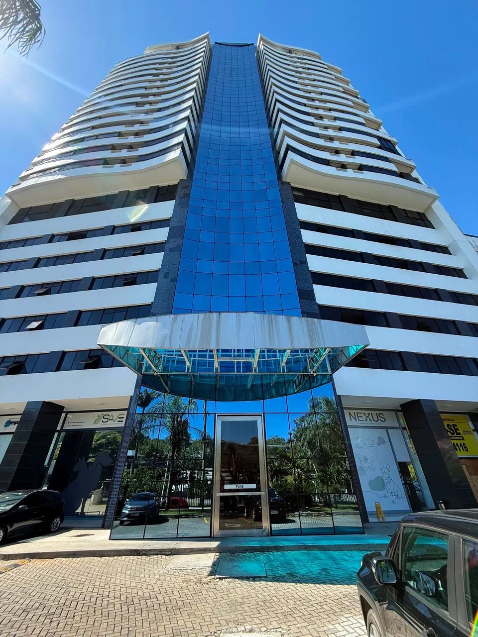 APARTAMENTO 2/4 COM VARANDA NO GARIBALDI PRIME 
