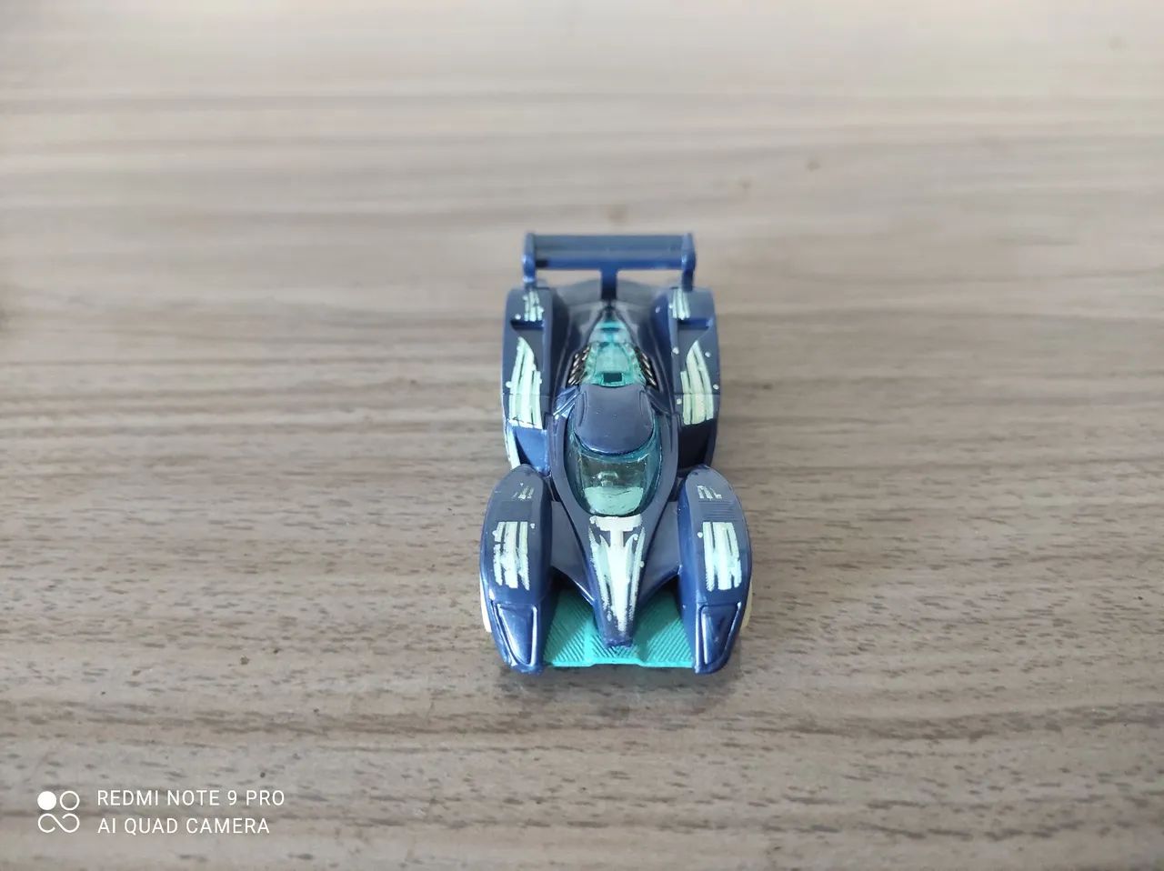 Hot Wheels 24 Ours 2017 HW Glow Wheels