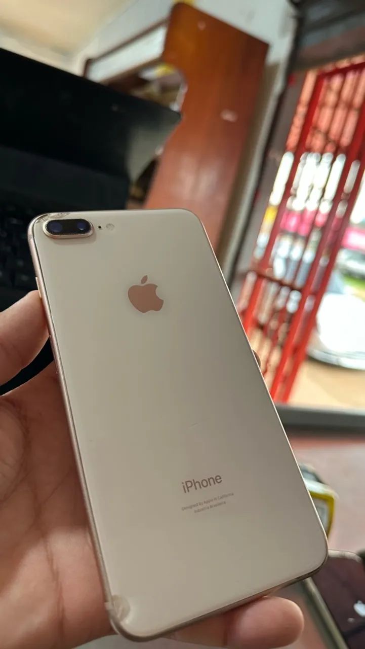 iPhone 8 Plus dourado 64g  - Foto 3