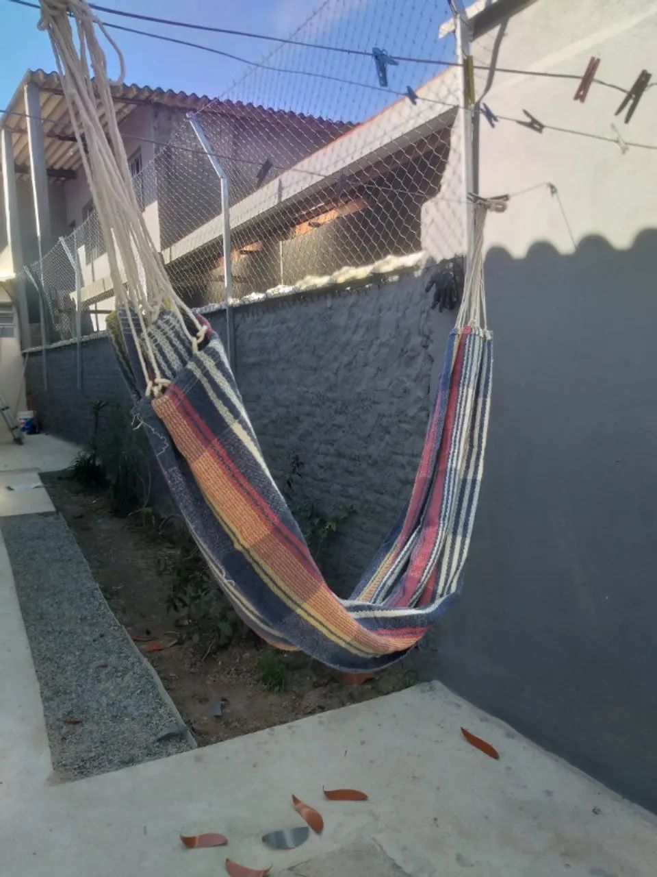 Rede de Descanso em Tecido Estampada Colorida em Bom Estado - Foto 2