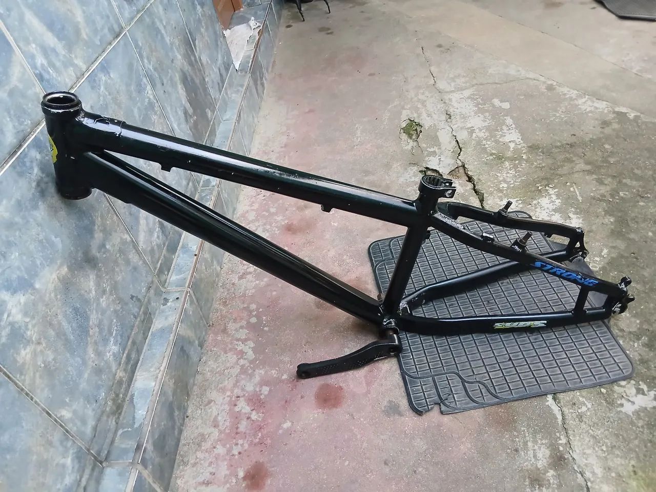 Quadro reforçado de Alumínio MONACO black bird aro 26 - Ciclismo