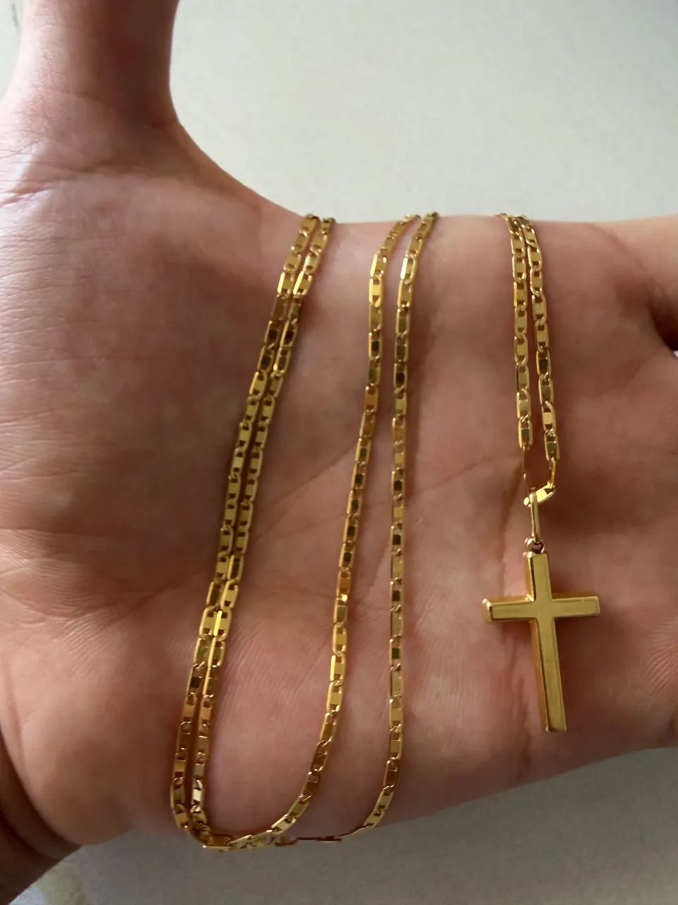Cordão de ouro 18k, 56cm, com pingente em cruz