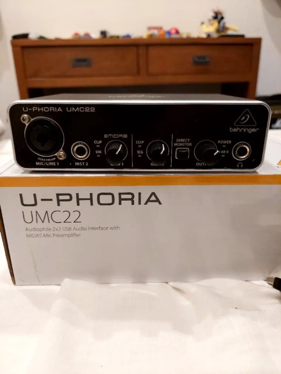 Interface Behringer UMC22 + Microfone BM-800 + Suporte e acessórios