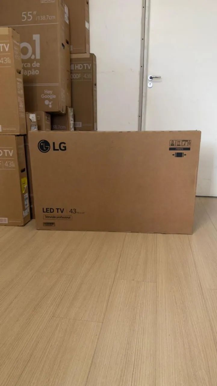 Smart TV LG 43 polegadas 43AU801C UHD 4K ThinQ AI HDR10 AI Sound Compatível com Alexa 