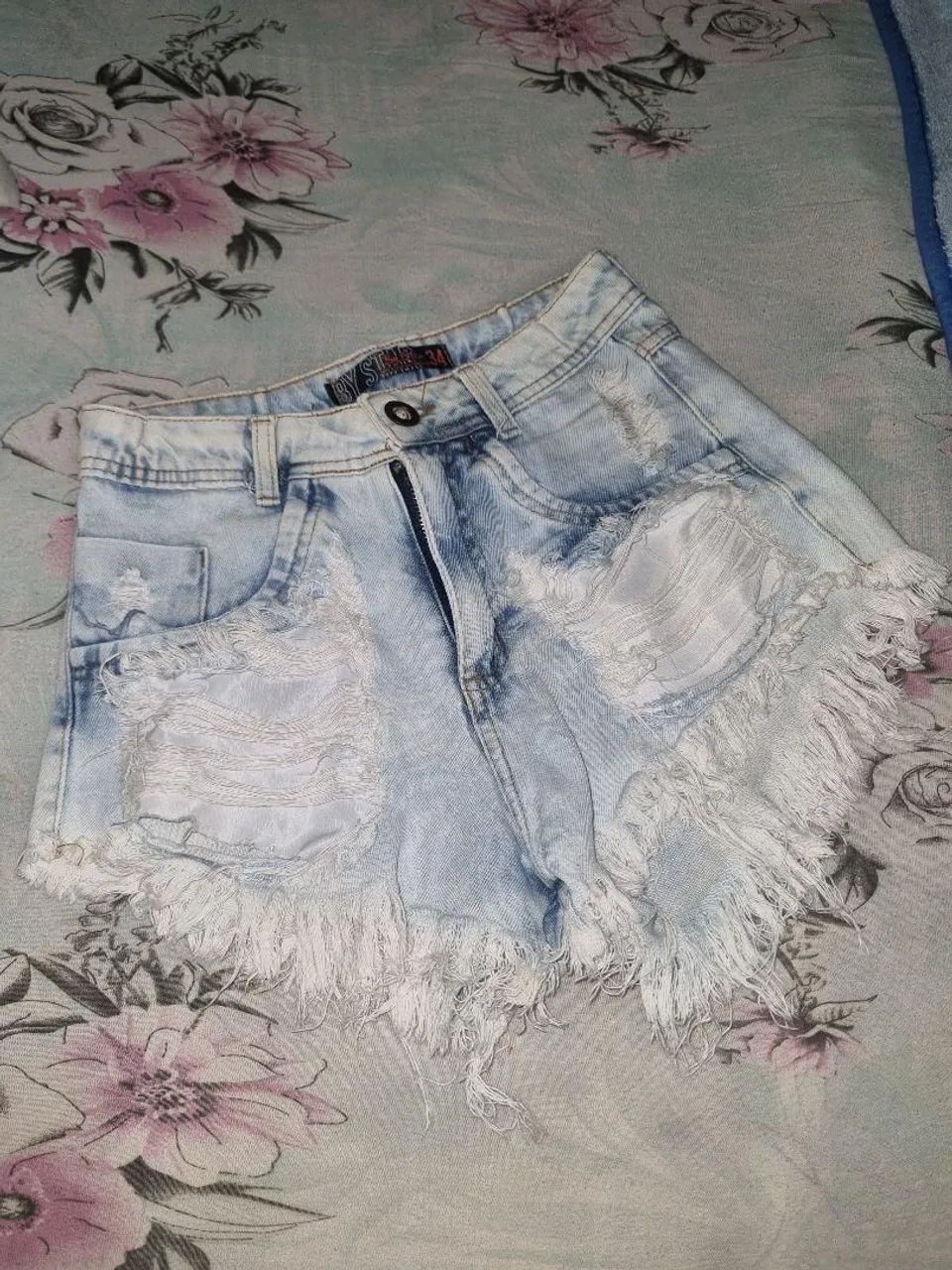 Shorts no precinho 