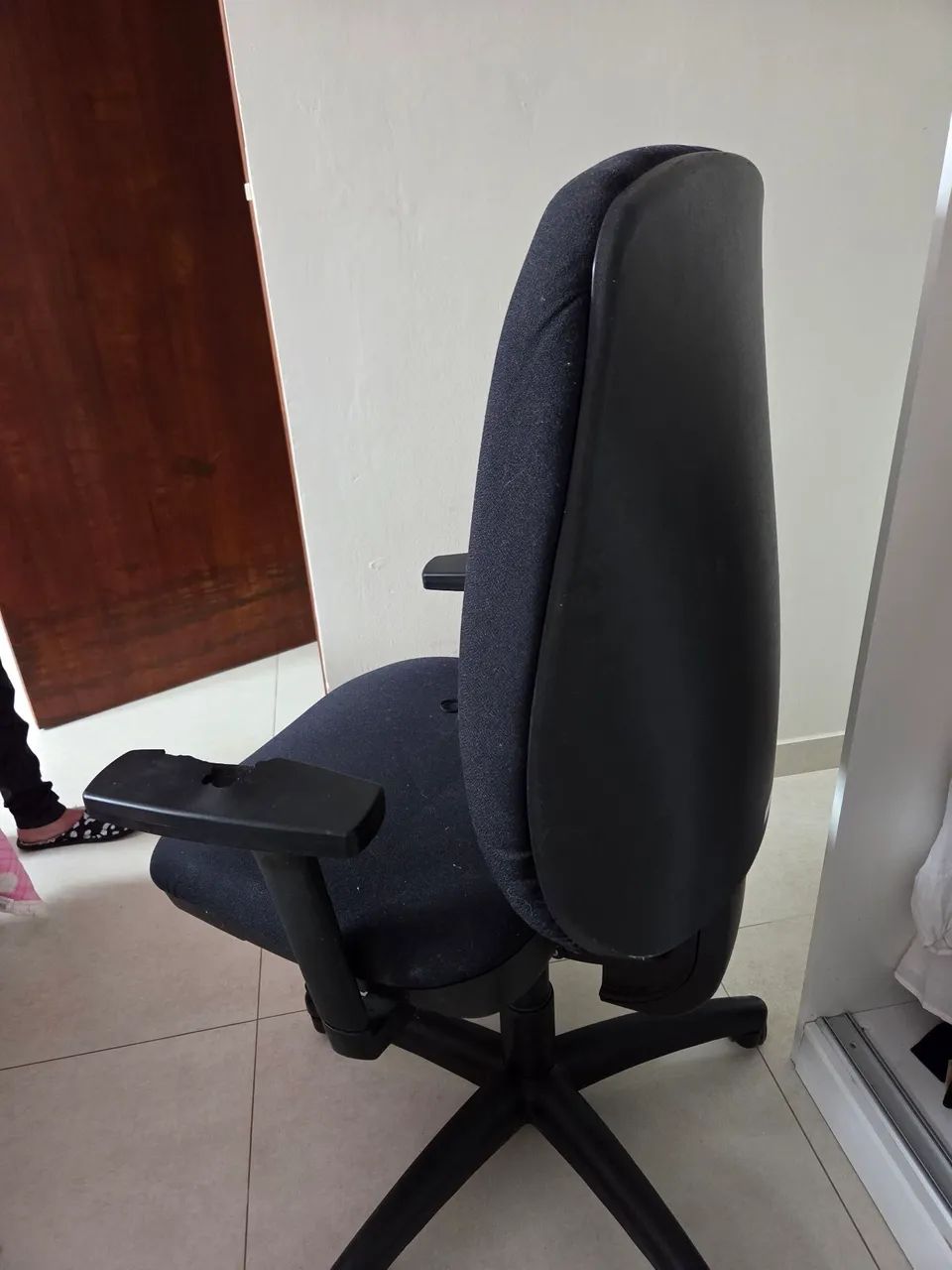 Cadeira de escritório usada - Foto 2