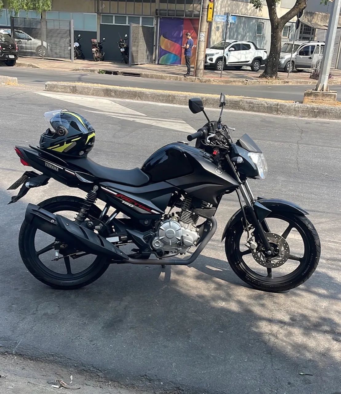 Moto muito nova