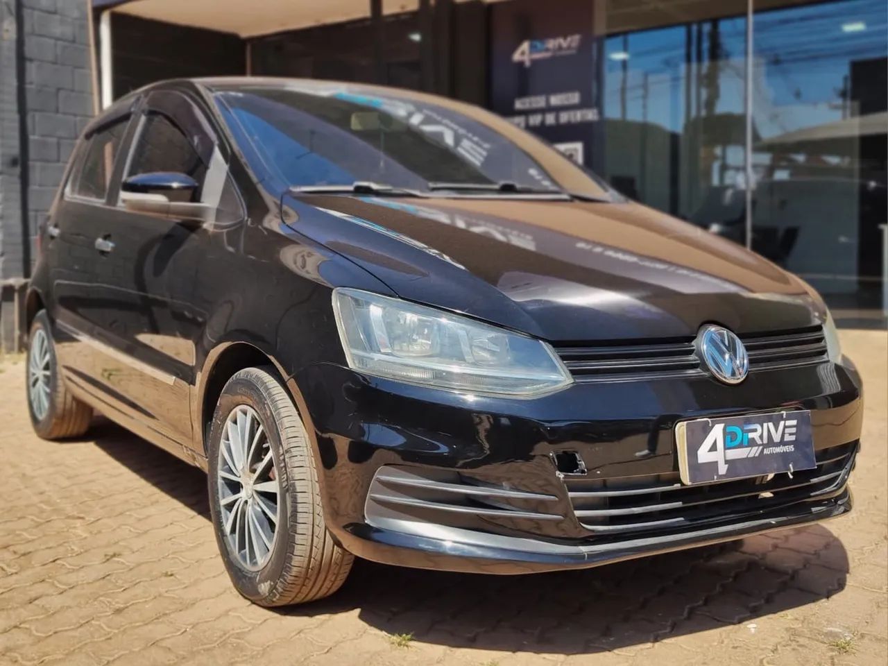 Volkswagen Fox TRENDLINE 1.0 FLEX 8V 5P 2015