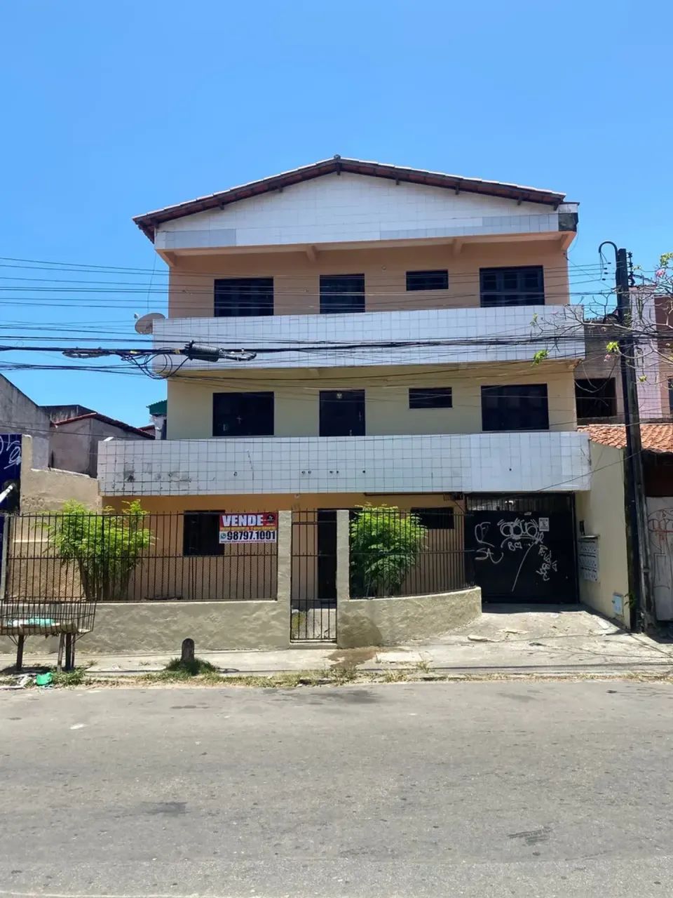 Prédio Residencial, Montese, 17 Aptos, 1 e 2 Qtos e Garagem, Próx. Av. Prof. Gomes de Mato - Foto 2